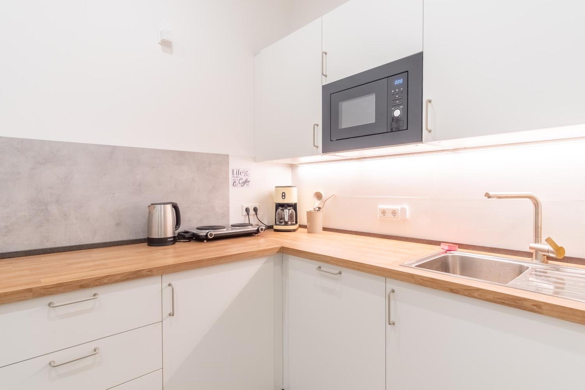 65 Zoll 4K Tv, Disney Plus, Soundbar, Kostenloser Kaffee, 5 Raeume Leipzig Exterior foto