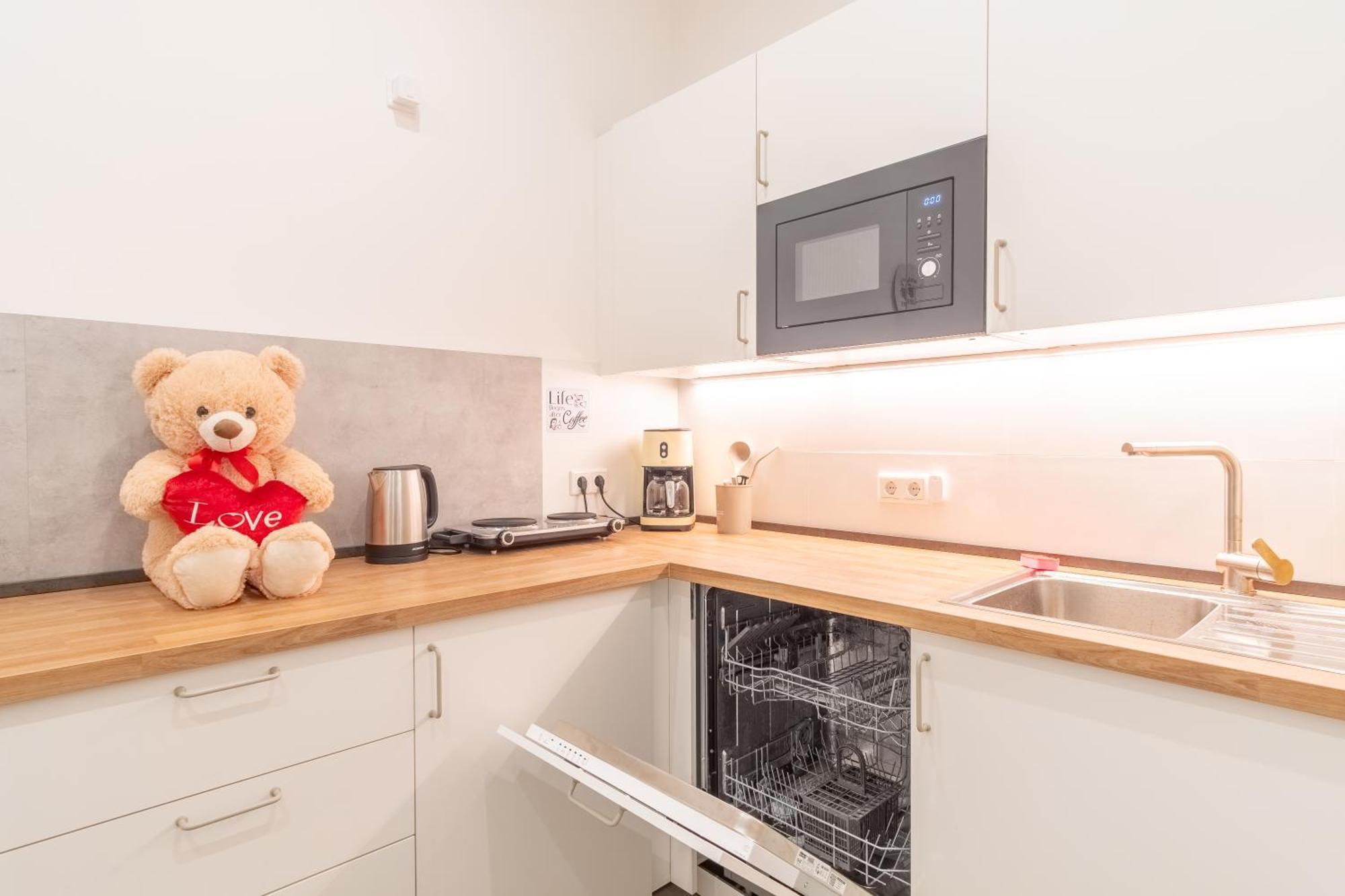 65 Zoll 4K Tv, Disney Plus, Soundbar, Kostenloser Kaffee, 5 Raeume Leipzig Exterior foto