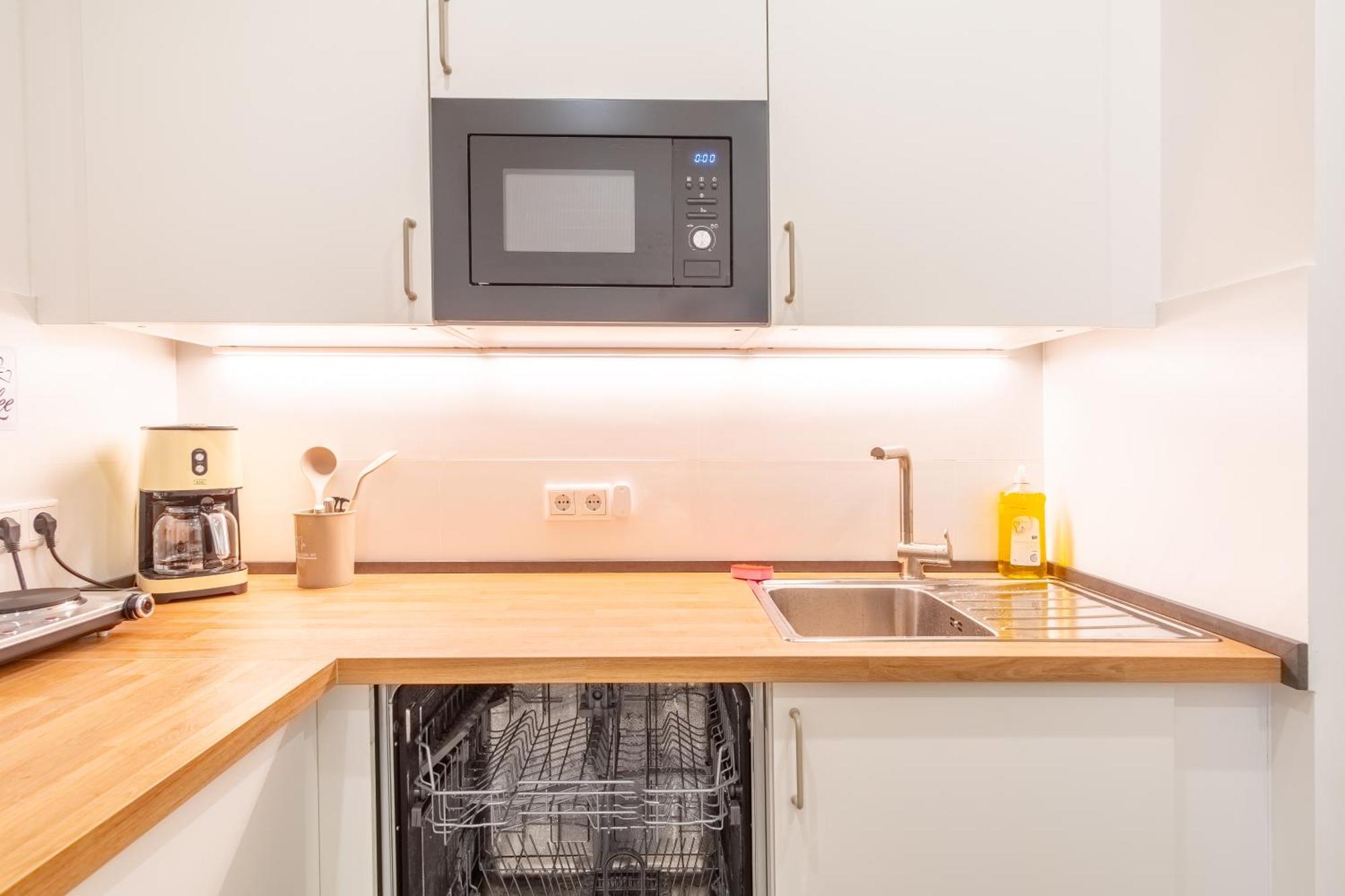 65 Zoll 4K Tv, Disney Plus, Soundbar, Kostenloser Kaffee, 5 Raeume Leipzig Exterior foto
