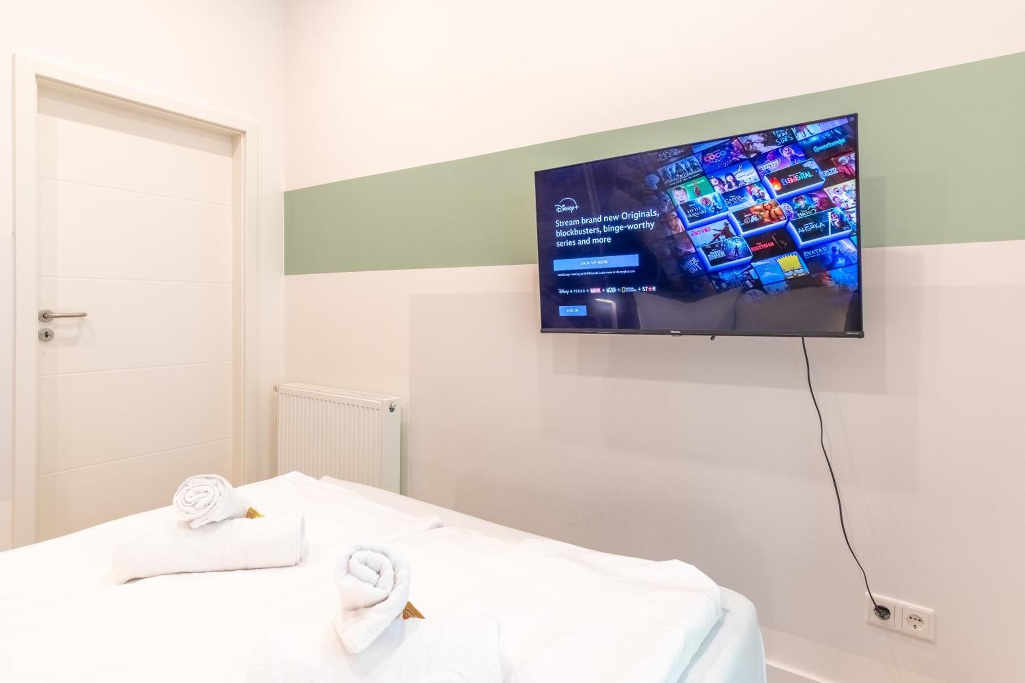 65 Zoll 4K Tv, Disney Plus, Soundbar, Kostenloser Kaffee, 5 Raeume Leipzig Exterior foto